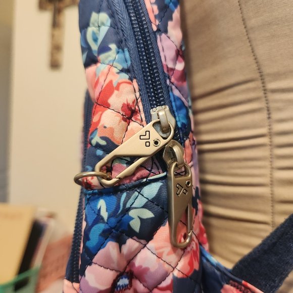 Travelon Anti-theft Backpack - EUC - Picture 6 of 7